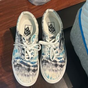 Vans Women’s Shoes!!